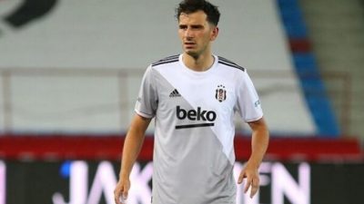 Feyenoord Sportif Direktörü Frank Arnesen, Oğuzhan Özyakup’la ilgili konuştu.
